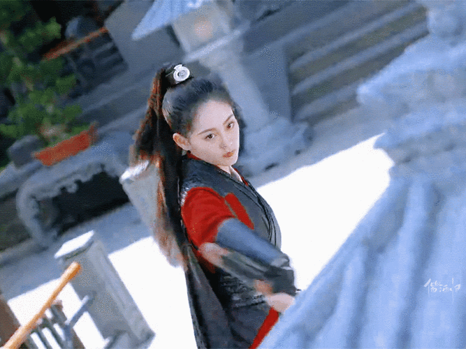 祝绪丹 | 封尘月 cr:偕酒归