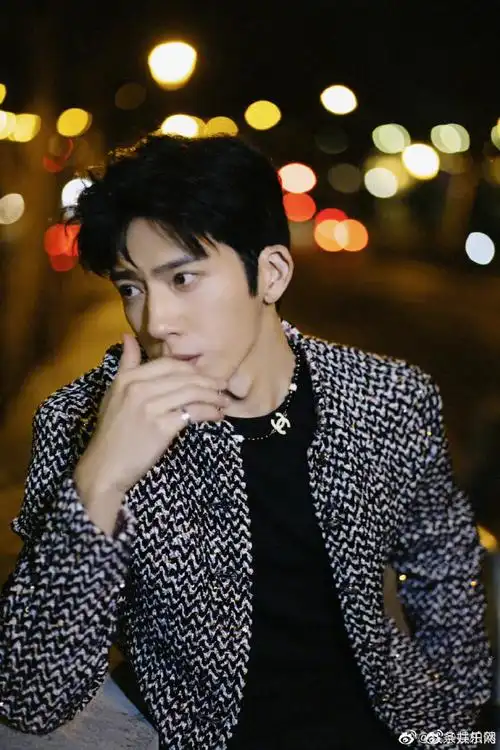 美颜镜头下的井柏然