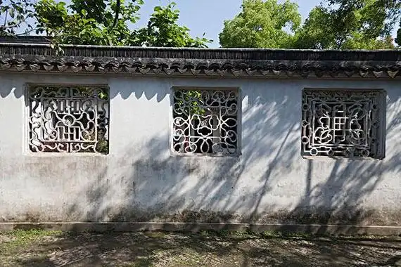 苏州园林围墙建筑风格特点(苏州园林围墙建筑风格特点是什么)