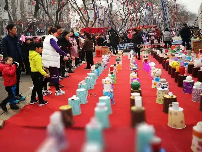 54 投诉文章 热门评论  0 大霞 套圈圈应该是北方人民过年的娱乐活动