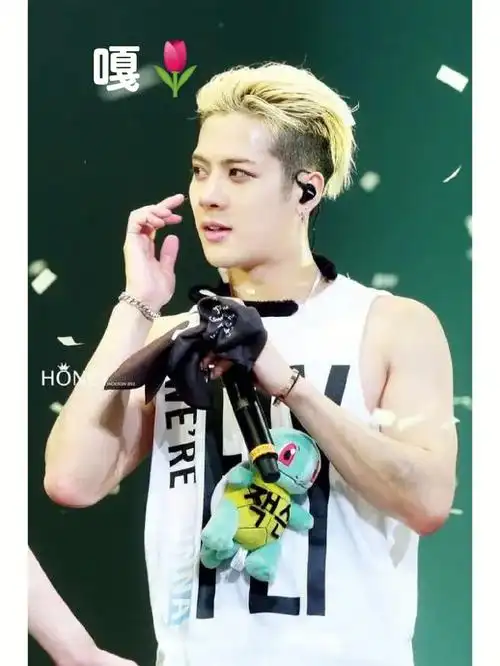 王嘉尔的稀有照片走一波超精彩很稀有