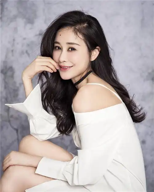 可在演员这条路上,周扬还是一如既往地一步一个脚印,耐得住寂寞,才能