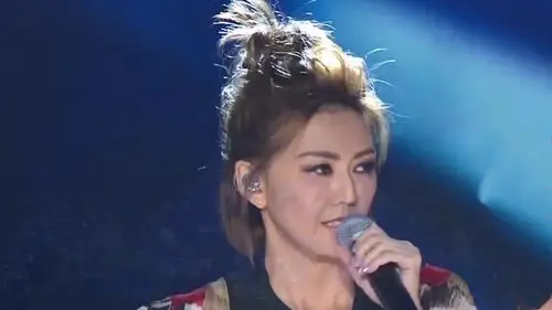 跨年演唱会:孙燕姿最脍炙人口的歌曲《雨天》,实在太好听!
