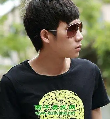 圆脸齐刘海男生发型图片 轻松让你与众不同(3)