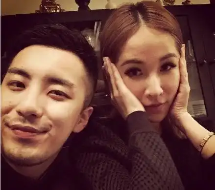 友人晒照泄露萧亚轩与小男友同居 恋情进展神速