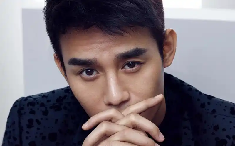 低音炮王凯帅气写真桌面壁纸下载