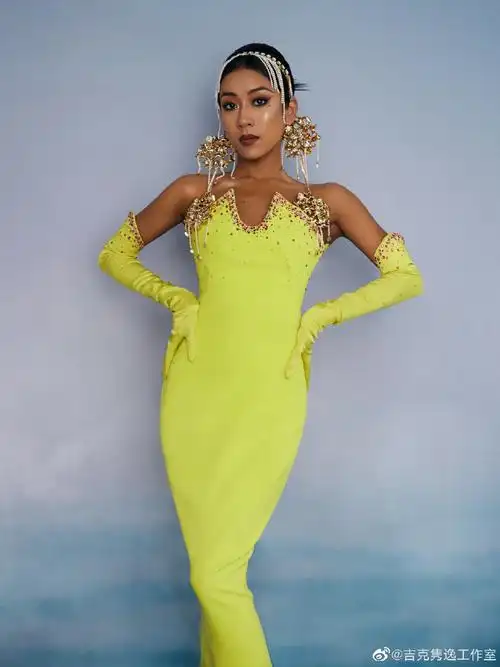 吉克隽逸异域风情造型##吉克隽逸的耳环好长啊