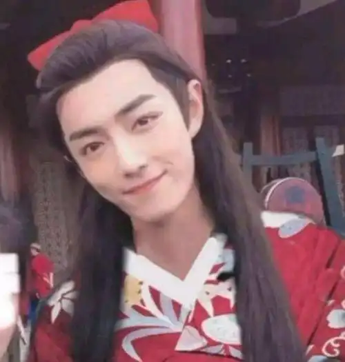 "女生版"的肖战有多美?当他接上长发戴上蝴蝶结后,瞬间心动