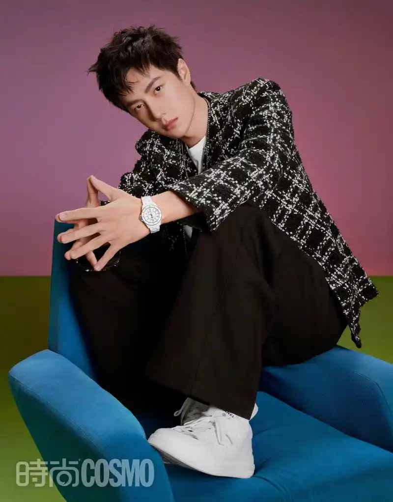 王一博最新造型 酷帅墨镜boy