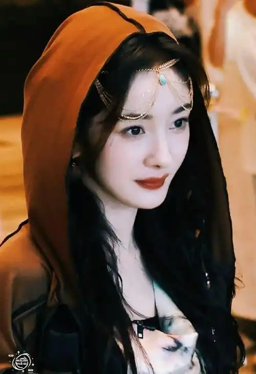 杨幂一天三套衣服##杨幂的腿好漂亮