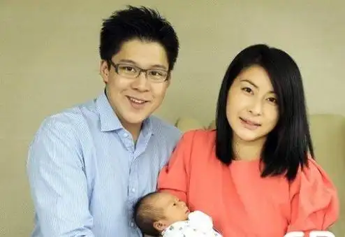 36岁郭晶晶近照,怀上女儿,手脚青筋暴起让人害怕-搜狐