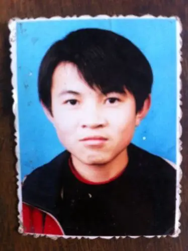 到了初中,更没时间照镜子咯,继续贴图证件照