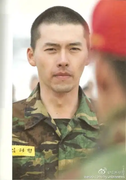 看《太阳的后裔》就被撩晕了?这里有更多帅军官