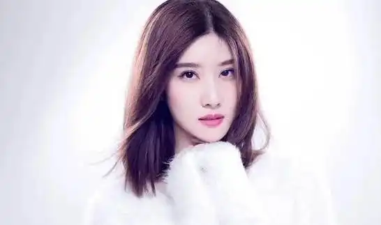 为何卓伟爆了那么多明星的料却没一个人敢动他?靠胆量