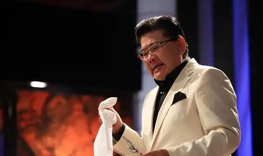 回顾:曹可凡九转大肠受害者,"上海第一主持人"的双面人生