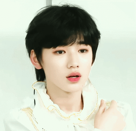 宋亚轩五官或许优秀了,颜值高的人果然什么风格都能驾驭