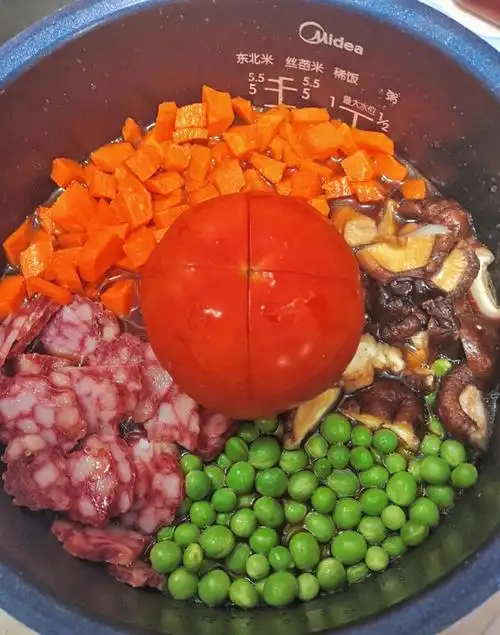 电饭锅焖饭