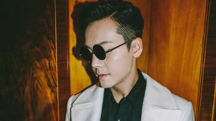 港台明星陈伟霆明星风尚壁纸6