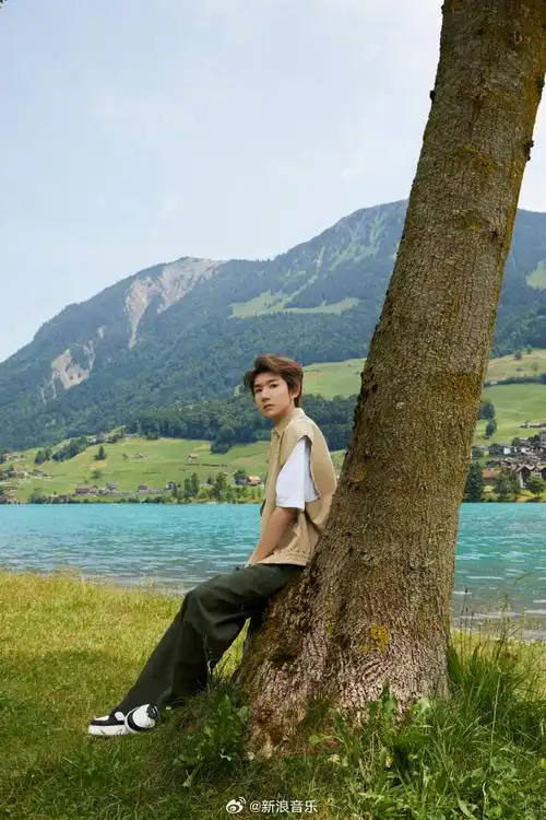 王源立冬生日照##王俊凯易烊千玺卡点为王源庆23岁生日