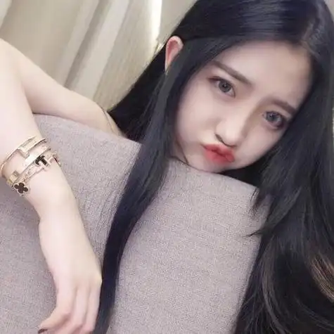 萌萌哒小可爱长发嘟嘴女生头像