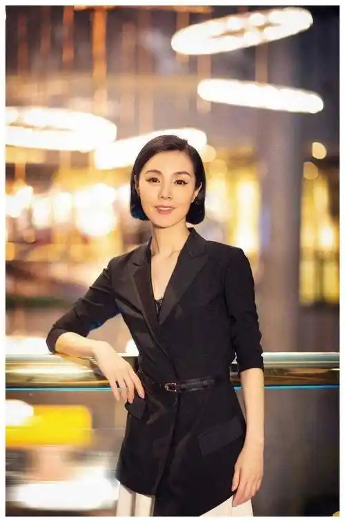 戏外守身50年,赤裸上阵不再,谁是这位没对下面的50岁女演员?