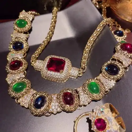 油画鸽血红长方宝石项链 古董感 镀18k金孔雀绿旦形锆石手链 中古