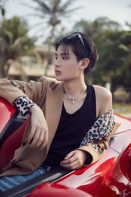 data-lemmaid="21506312">黄明昊 /a>演唱,创作rap词的歌曲,于2021年7