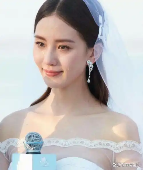 在娱乐圈中,刘诗诗一直被认为是个淡泊名利的女演员,与世无争,颇有