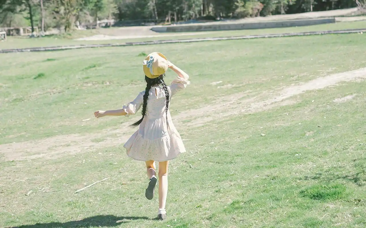 夏日小清新女孩唯美写真图片桌面壁纸