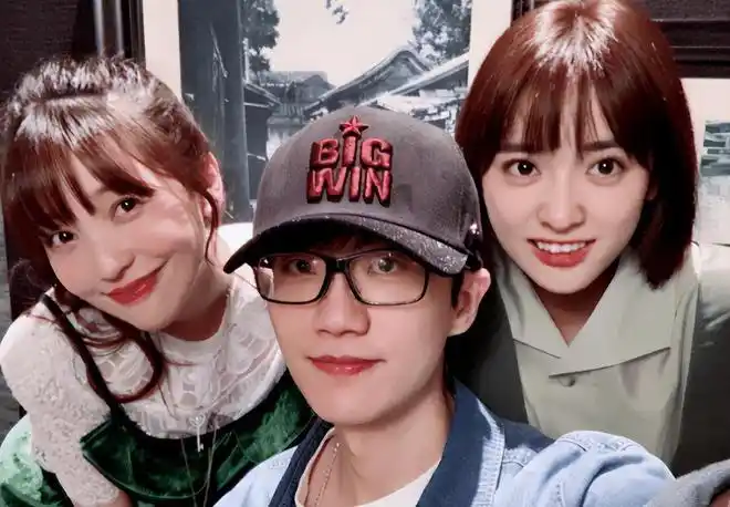 新恋情歌手许嵩与美女共做核酸后同回小区女方身份疑曝光