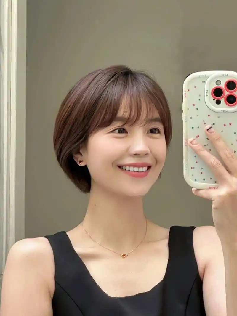 适9415圆脸女生的挂耳短发,减龄显脸小 知性风格挂耳短发 减龄