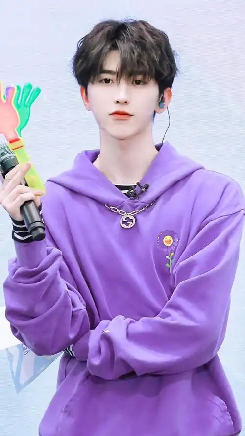 蔡徐坤三宫格壁纸——蔡徐坤三宫格壁纸高清-星座梦城