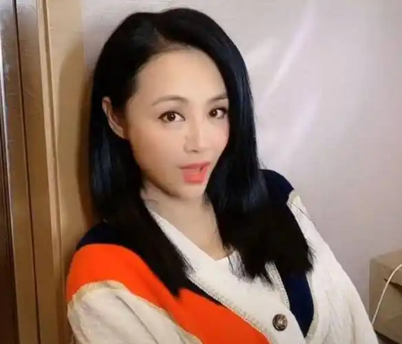 曹颖曾是电视一姐巅峰期下嫁王斑刚坐完月子就被赶出门