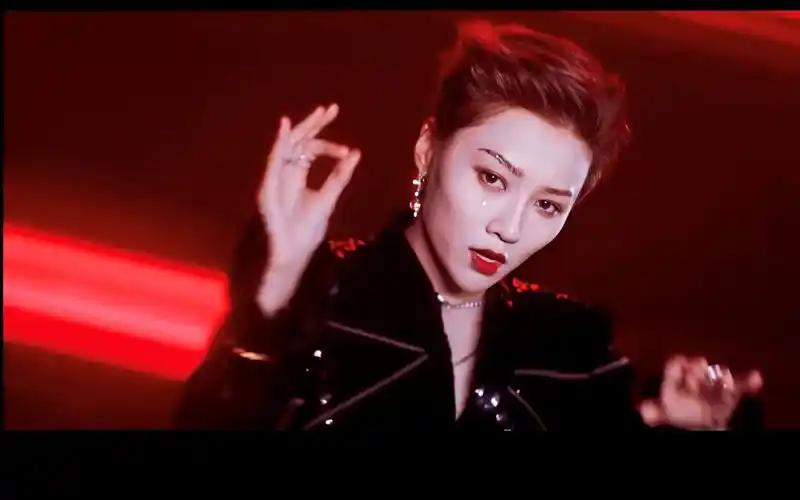 【刘雨昕|the9】一人slay全场!斯芬克斯mv单人cut_哔哩哔哩_bilibili