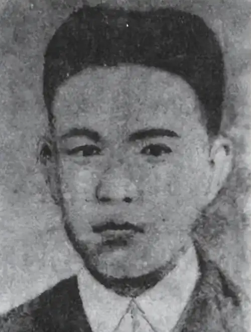 1926年,"叛徒"白鑫的戎装照,毕业黄埔四期,投敌后不久被击毙