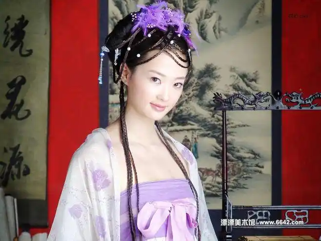 紫色古装美女琴瑟缘