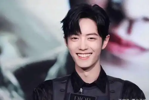 有一种笑,叫"肖战的笑",像蜜罐里装满了糖,像春天的花一样