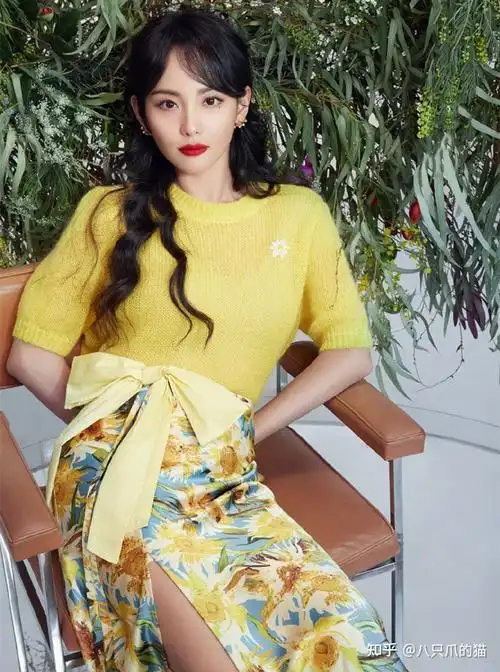 换季别瞎穿张嘉倪的轻熟风穿搭或许对你有所启发