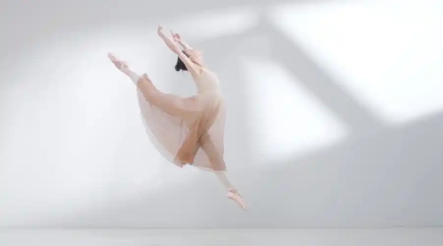 dior 吴谨言 迪奥中国肌活蕴能形象大使_导演版