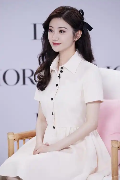 景甜活动图,好美