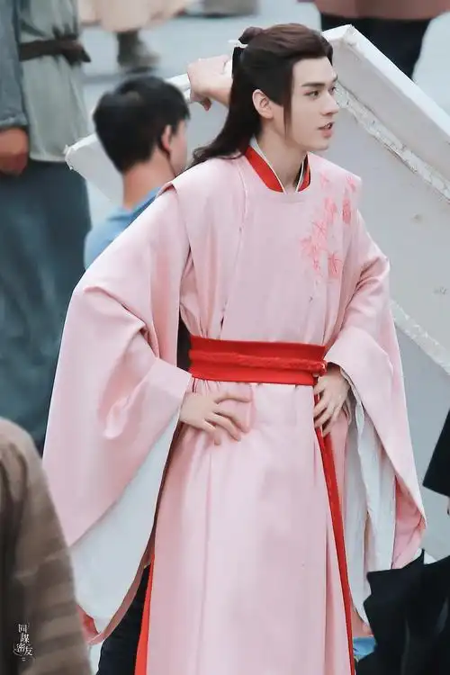 粉衣温客行太美了嗲!掌管春光的小神仙