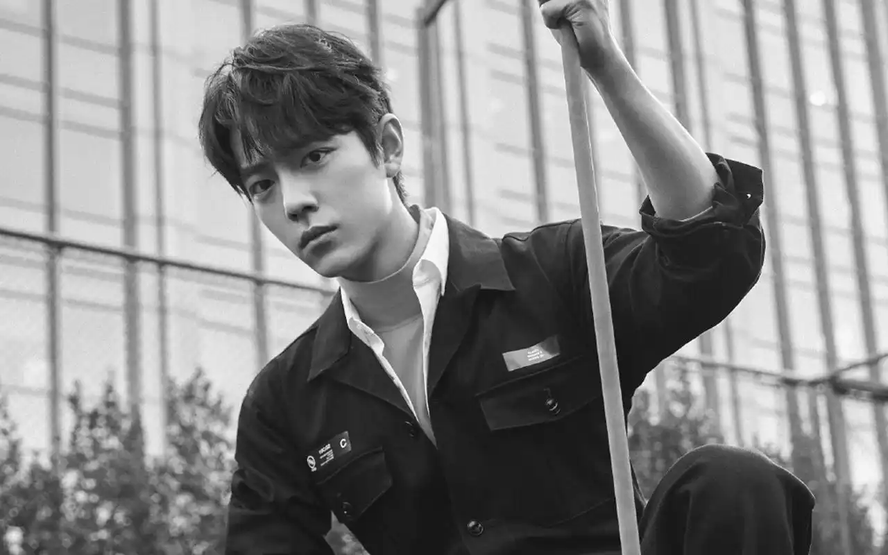 肖战冷峻帅气写真桌面壁纸