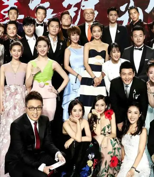 刘亦菲算不算顶级美人?看看她的合照就有答案了