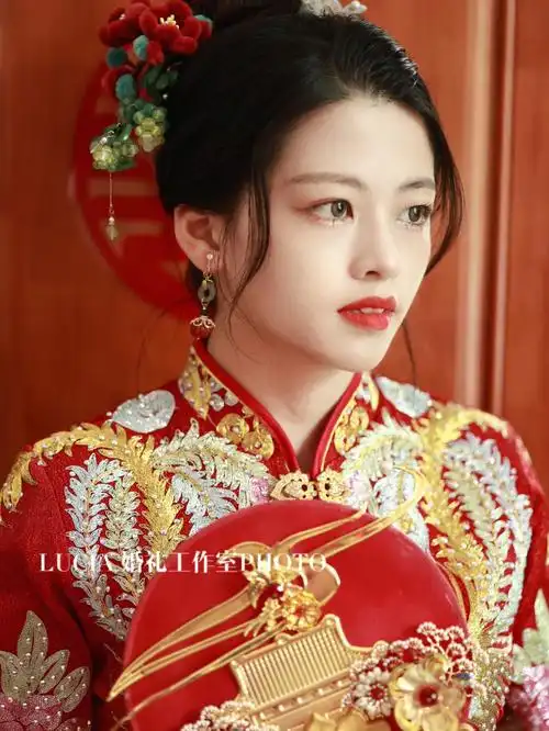 中式婚礼跟妆现场