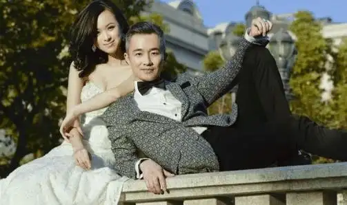 曾是央视最美主持,嫁42岁患病丈夫不离不弃,结婚多年恩爱如初