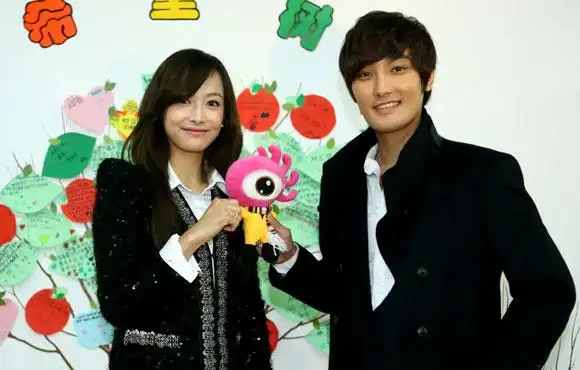 安七炫f(x)宋茜出席梦想教室落成典礼