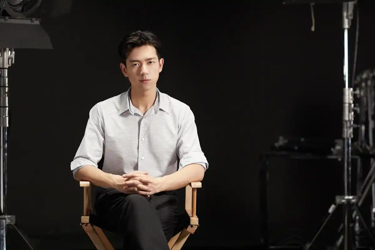 李现担任白玉兰阅·读计划分享大使 显榜样力量