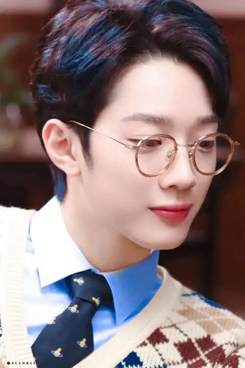 赖冠霖饭修眼镜杀帅呆啦