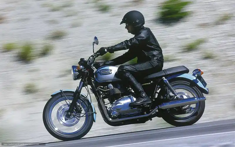 triumph, modern classic, bonneville, bonneville 200