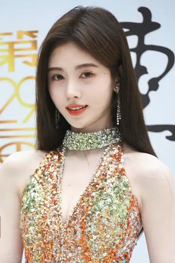 90后女歌手排行榜前十名_90后十大女歌手-万谷记